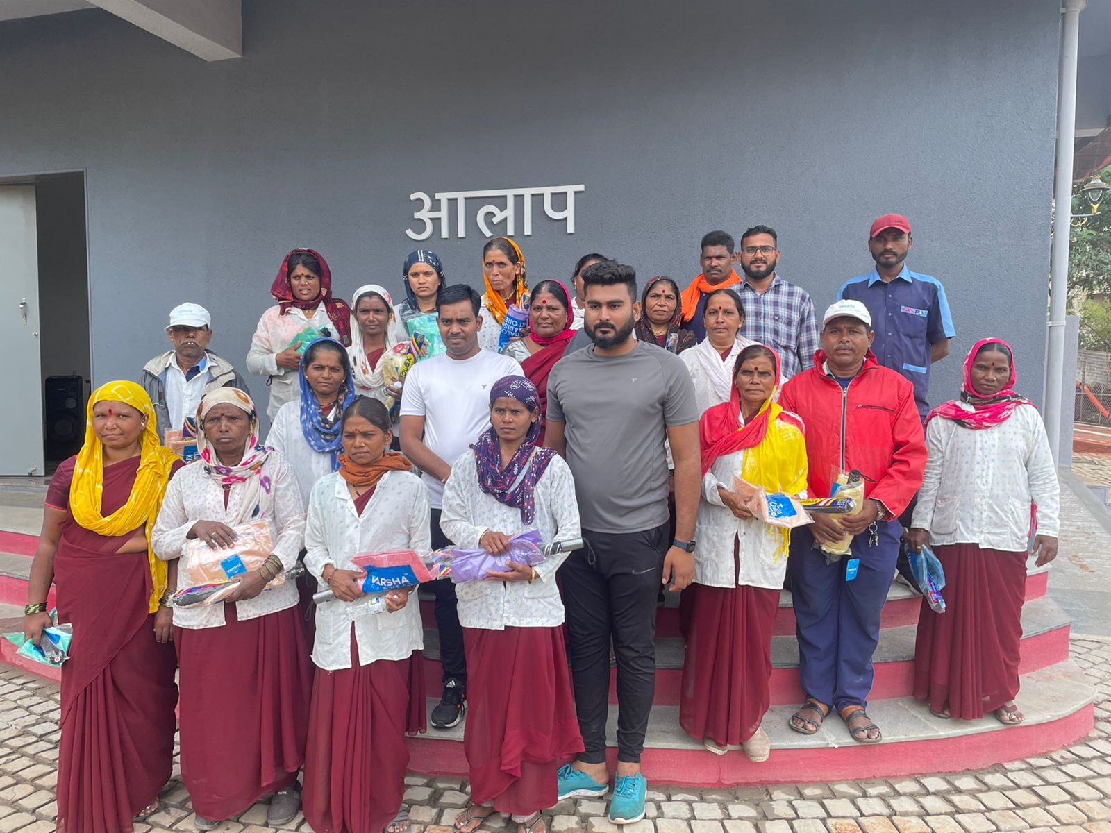 वाकड येथे विक्रमभाऊ वाघमारे युवा मंचाच्या वतीने योग शिबीर