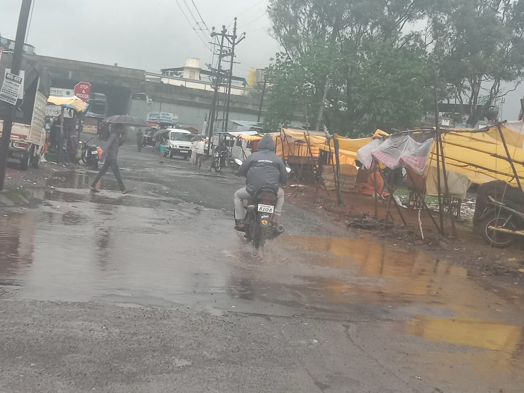 कामशेत पवनानगर दरम्यान रस्त्याची पुन्हा दुरवस्था