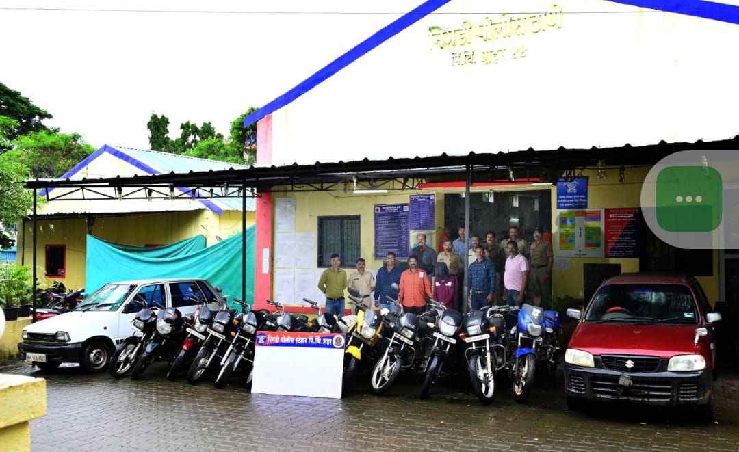 गर्लफ्रेंडला जॉयराइडला नेण्यासाठी तरुणाने 2 कार, 13 बाइक चोरल्या