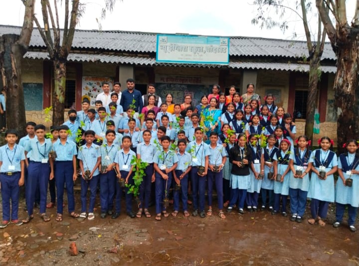 चांदखेड येथील न्यू इंग्लिश स्कूलमध्ये 