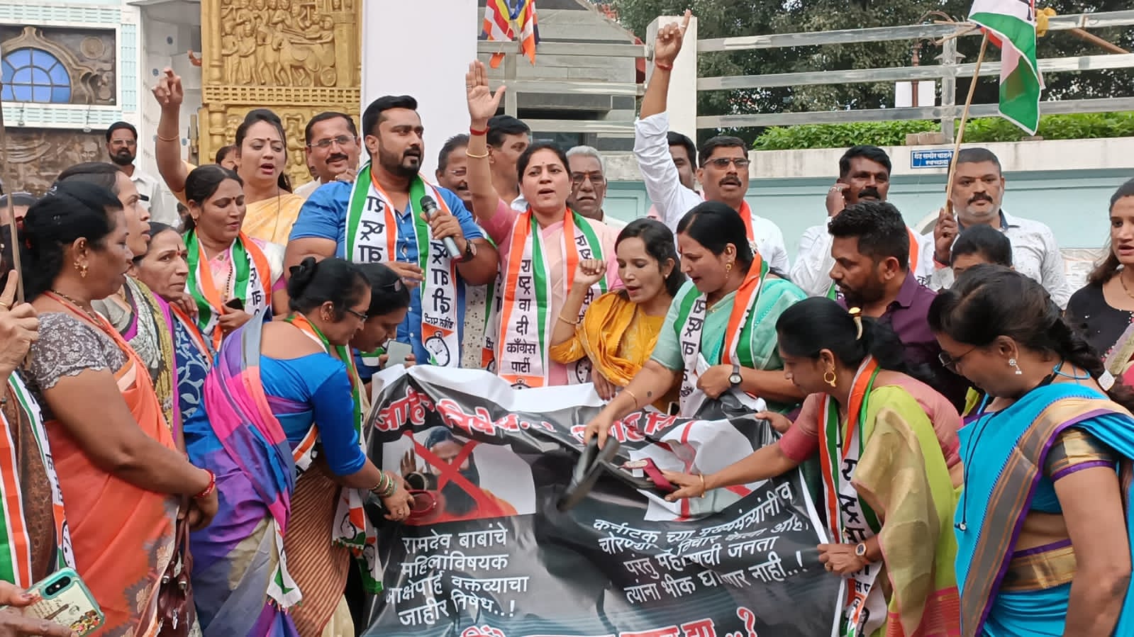 महिलांविषयी वादग्रस्त विधान करणाऱ्या रामदेव बाबांवर कारवाई करा - कविता आल्हाट