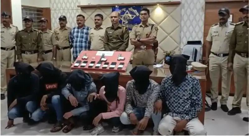 गावठी कट्टा विकणारे ६ कॉलेज विद्यार्थी पोलिसांच्या ताब्यात