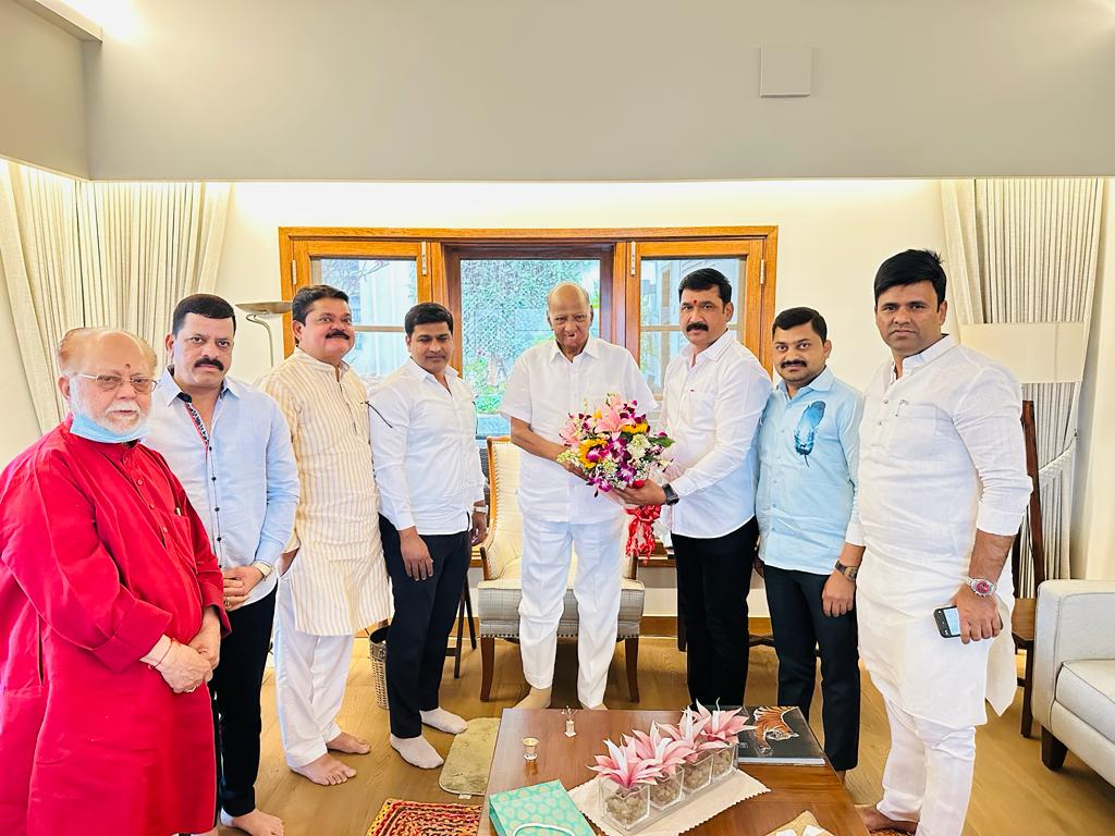 लोकांनाही आता बदल हवा असल्याने अधिक जोमाने निवडणुकांच्या तयारीला लागा : शरद पवारांनी दिला सल्ला