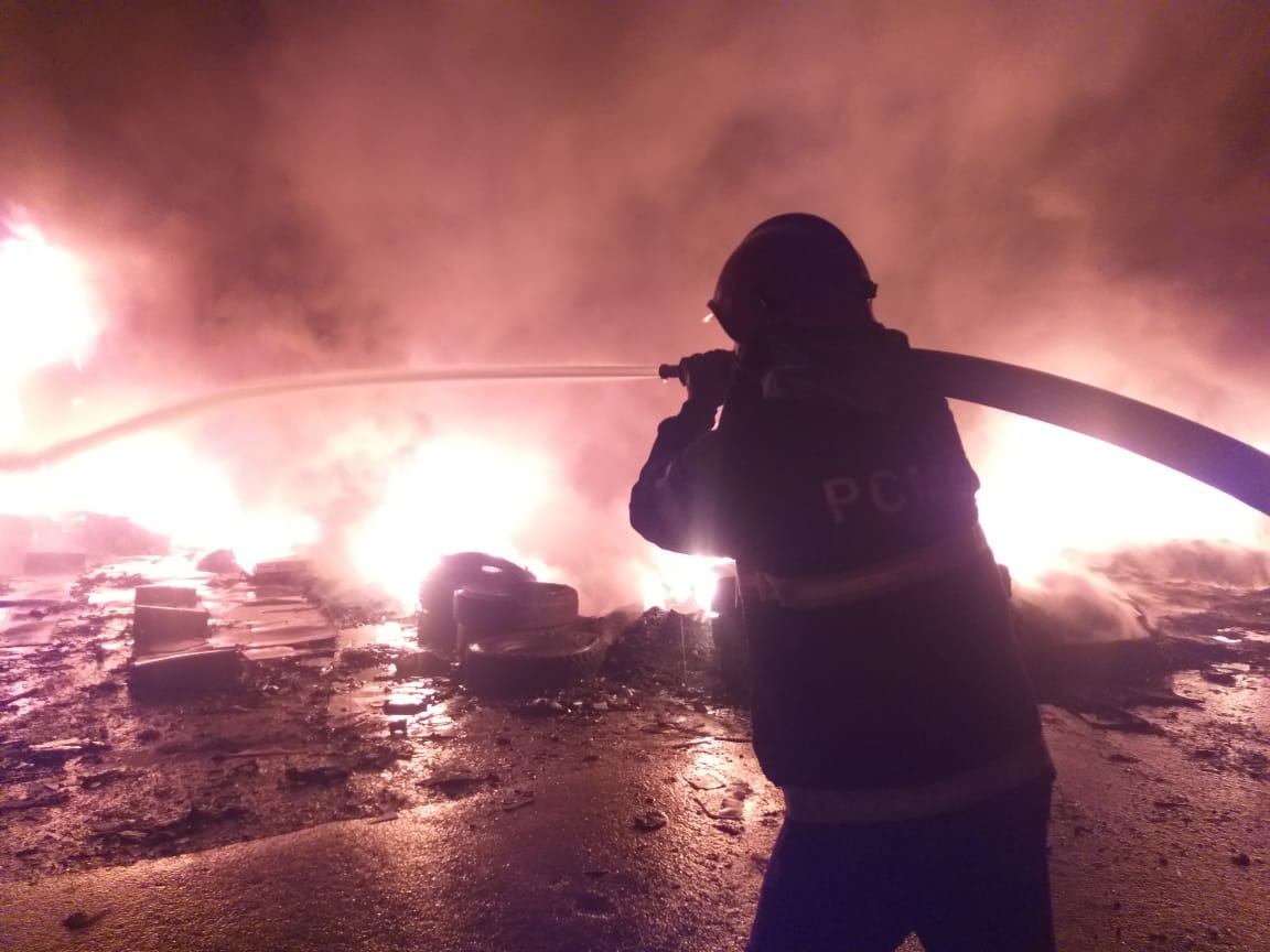 चिखली, कुदळवाडी येथील भंगार गोदामाला मध्यरात्री १ वाजता आग