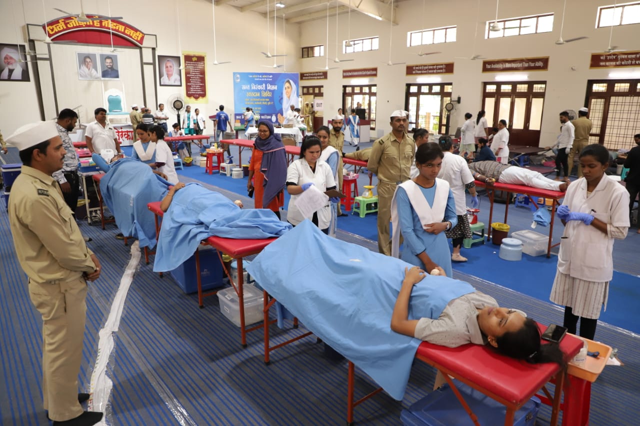 संत निरंकारी मिशनद्वारा आयोजित रक्तदान शिबिरामध्ये ३८३ रक्तदात्यानी केले रक्तदान