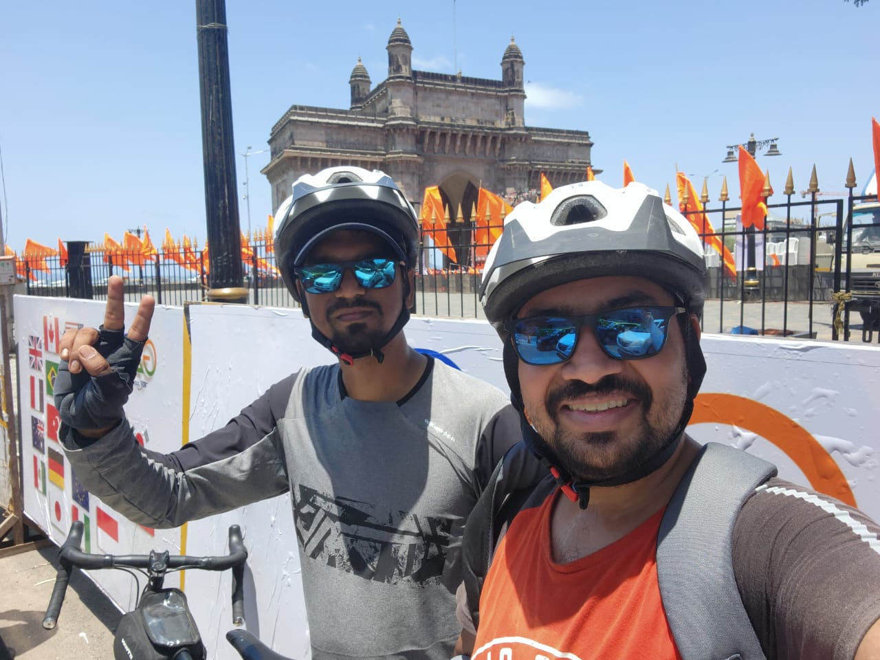 स्वराज्यरक्षक छत्रपती संभाजी महाराज यांच्या जयंती निमित्त तळेगाव दाभाडे ते गेट ऑफ इंडिया मुंबई सायकल प्रवास