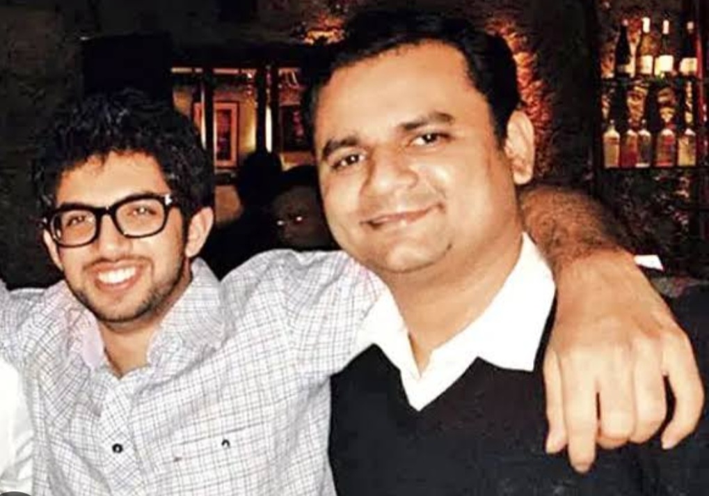 एकेकाळी ते माझे मित्र होते, आता त्यांनी संविधानाचे मित्र व्हावे : आदित्य ठाकरे