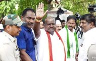 किंगमेकर एचडी कुमारस्वामींच्या पक्षाने निकालापूर्वी काँग्रेस, भाजपच्या संपर्कात