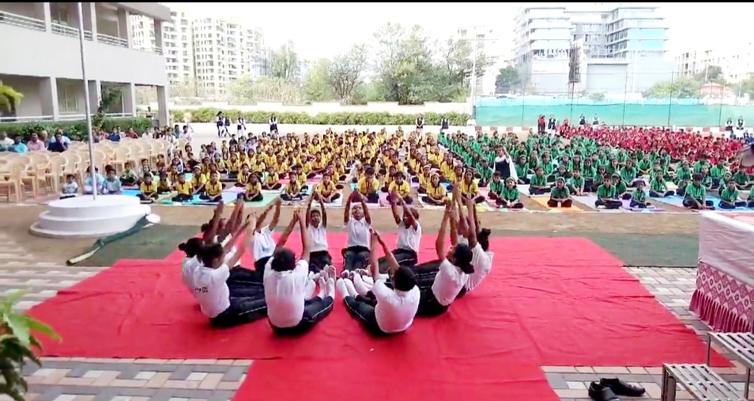पी. के. इंटरनॅशनल स्कूलमध्ये योग दिनानिमित्त विविध कार्यक्रम