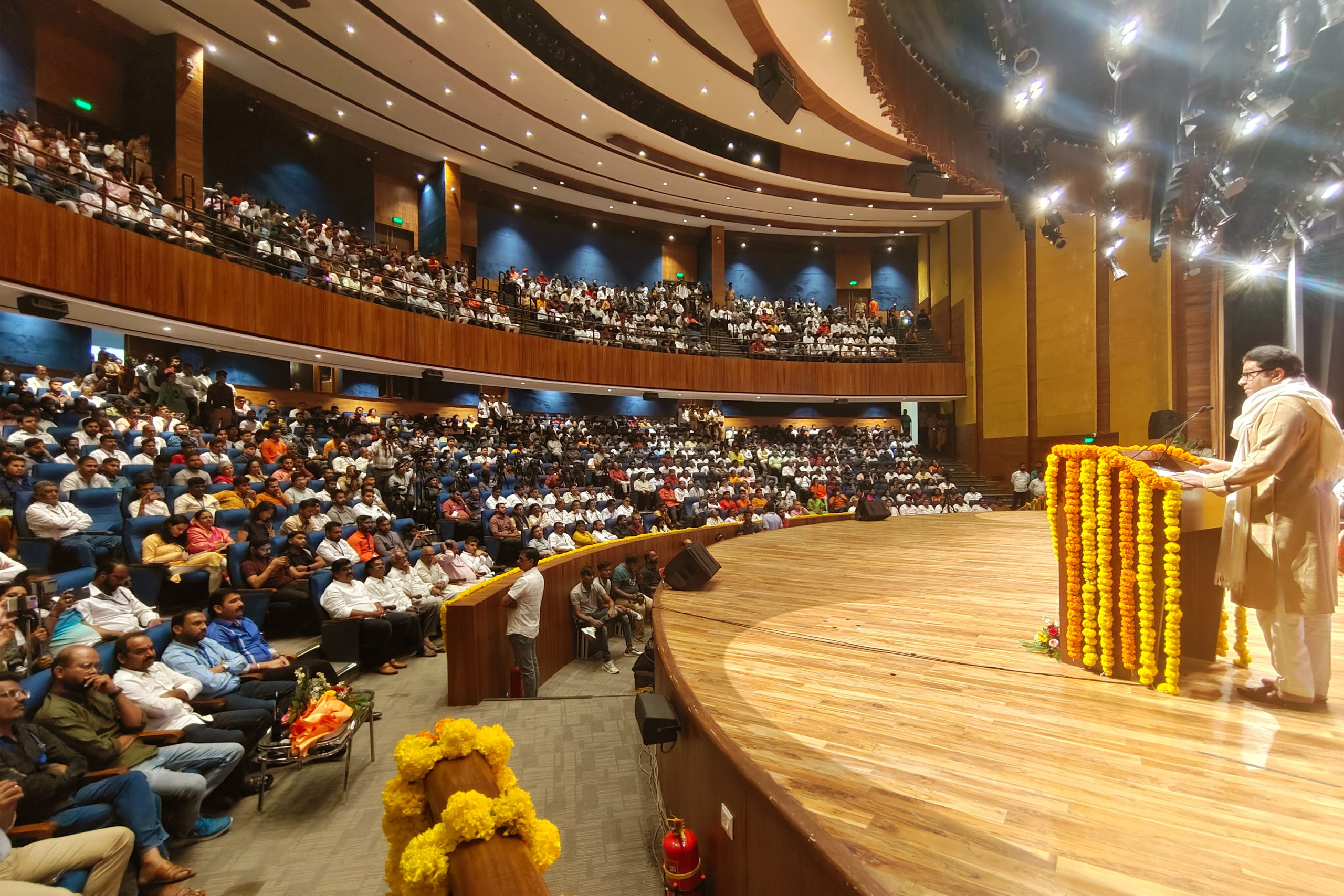 राज्यात निर्भीड पत्रकारिता टिकली पाहिजे यासाठी मी तुमच्या बरोबर आहे ; राज ठाकरे