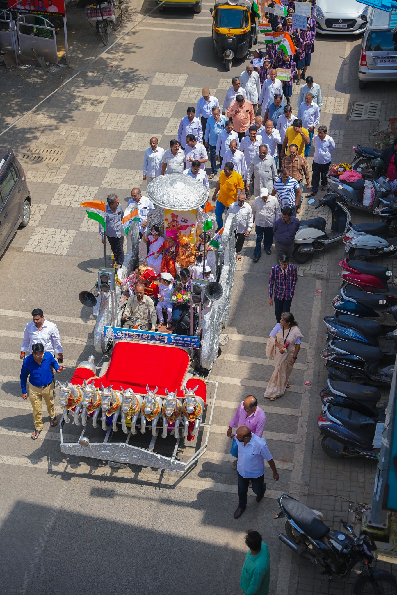 हर घर तिरंगा अभियानंतर्गत शहर भाजपाच्या वतीने पदयात्रा व शोभायात्रा