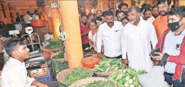 इंडिया'चा धसका घेऊन कमी केले गॅसचे दर : सचिन अहिर