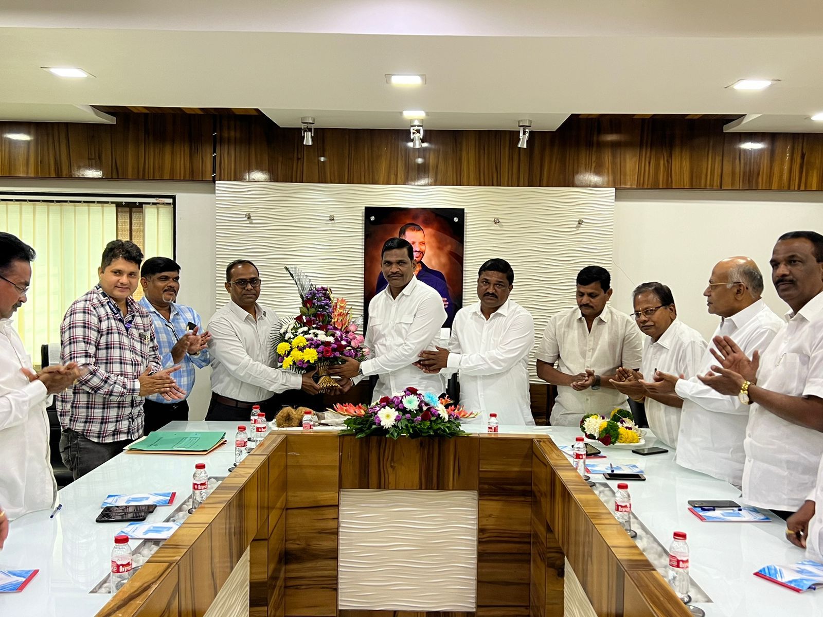 श्री गणेश सहकारी बँकेच्या प्रगतीसाठी कटिबद्ध!  शंकर जगताप नवनिर्वाचित अध्यक्ष