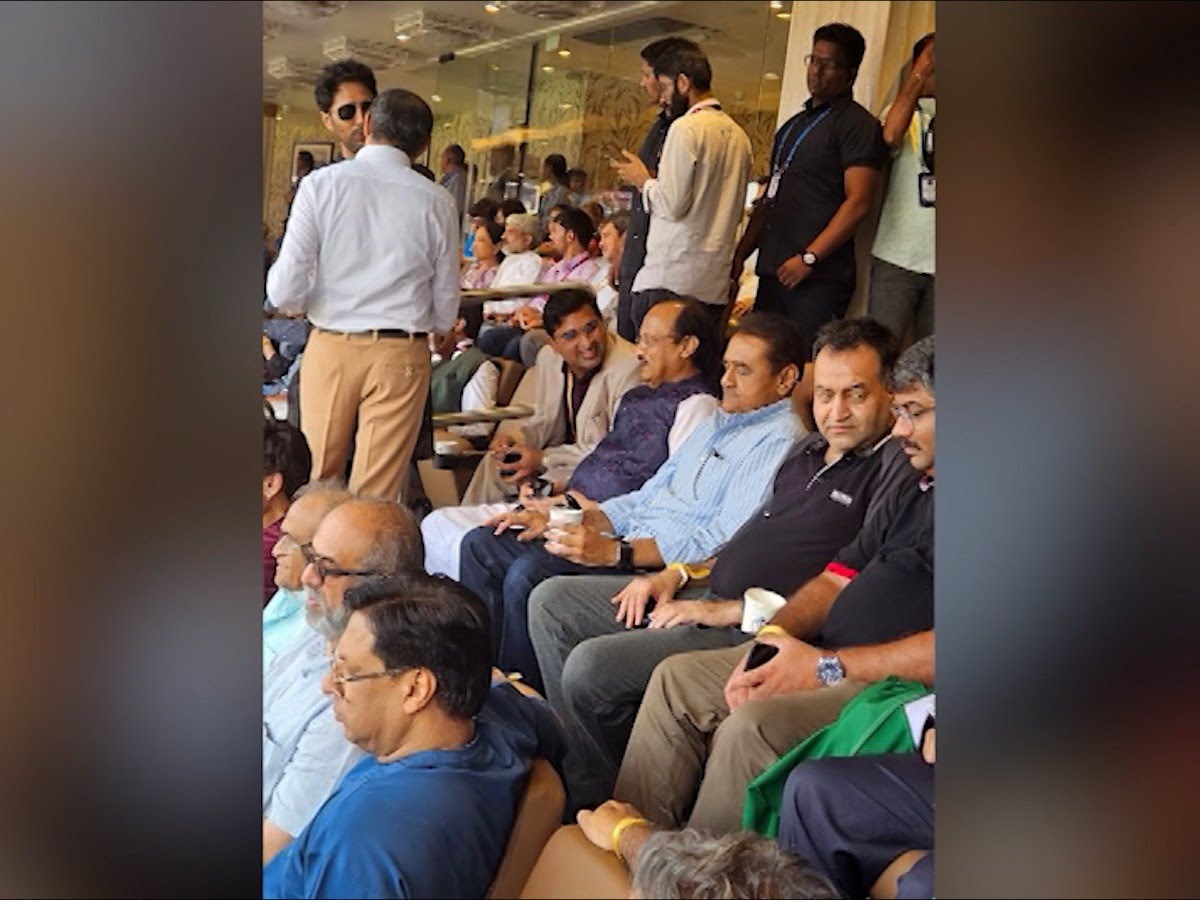 अजित पवार बारामतीवरून थेट वानखेडे स्टेडियमवर पोहोचले