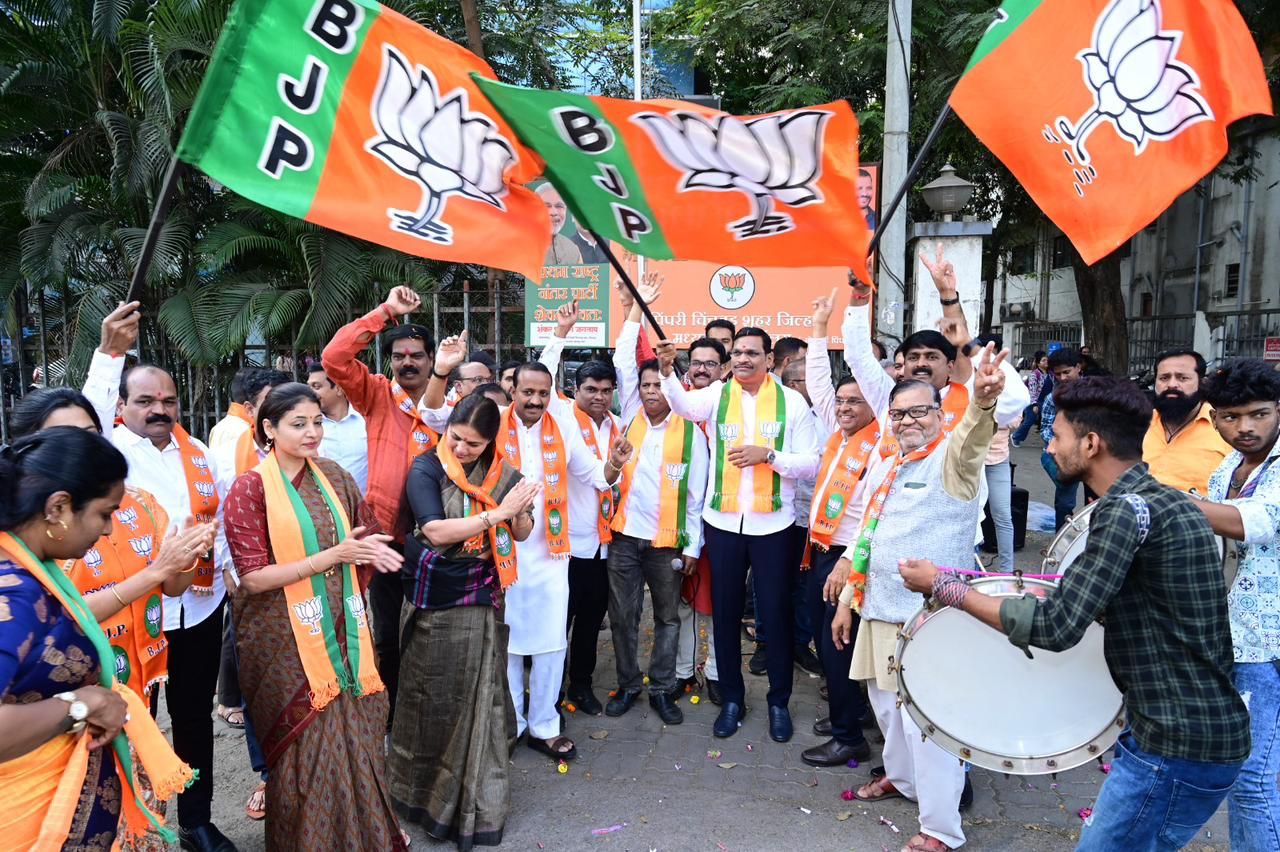 तीन राज्यातील विजयाचा भाजप पदाधिकाऱ्यांकडून पिंपरी-चिंचवडमध्ये आनंदोत्सव 
