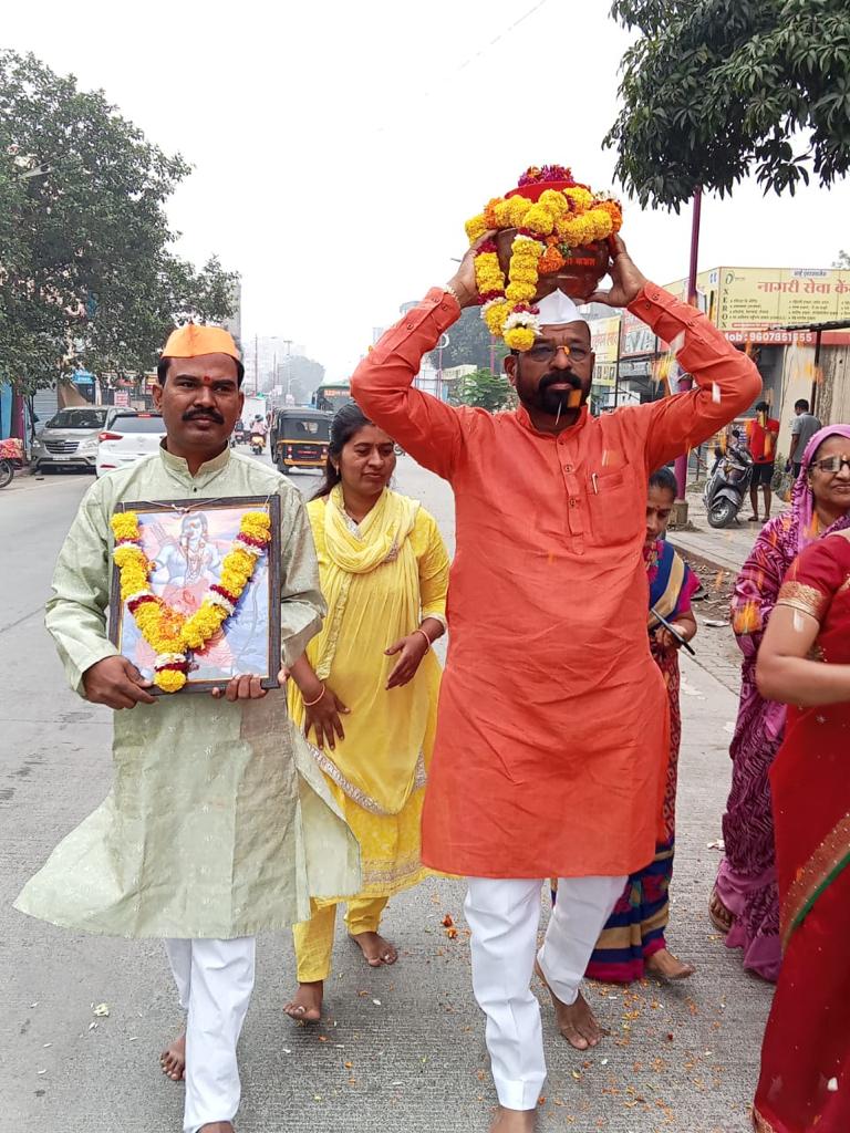 अयोध्येतून अक्षतांचे कलशाचे रहाटणी नगरसेवक चंद्रकांत नखाते यांनी केले स्वागत...
