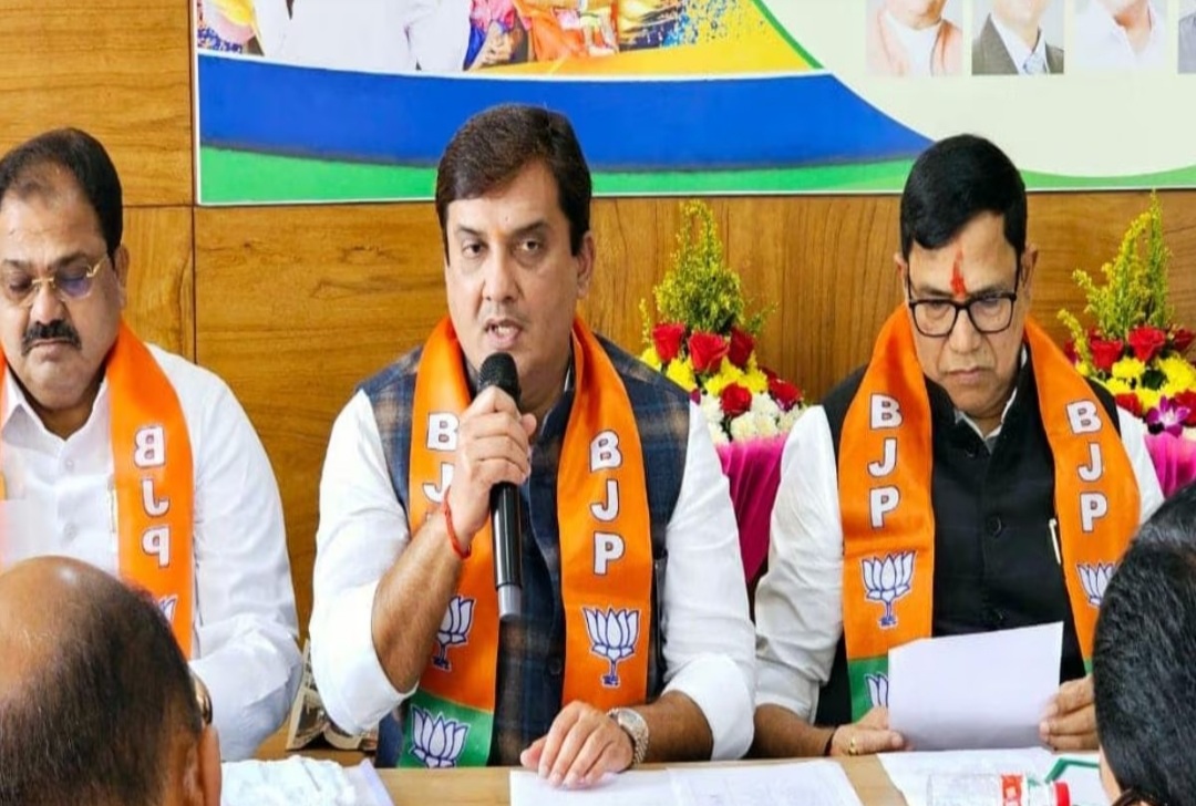 कोल्हापूर : काँग्रेसचे अनेक नेते भाजपच्या वाटेवर, खा. धनंजय महाडिकांचा दावा