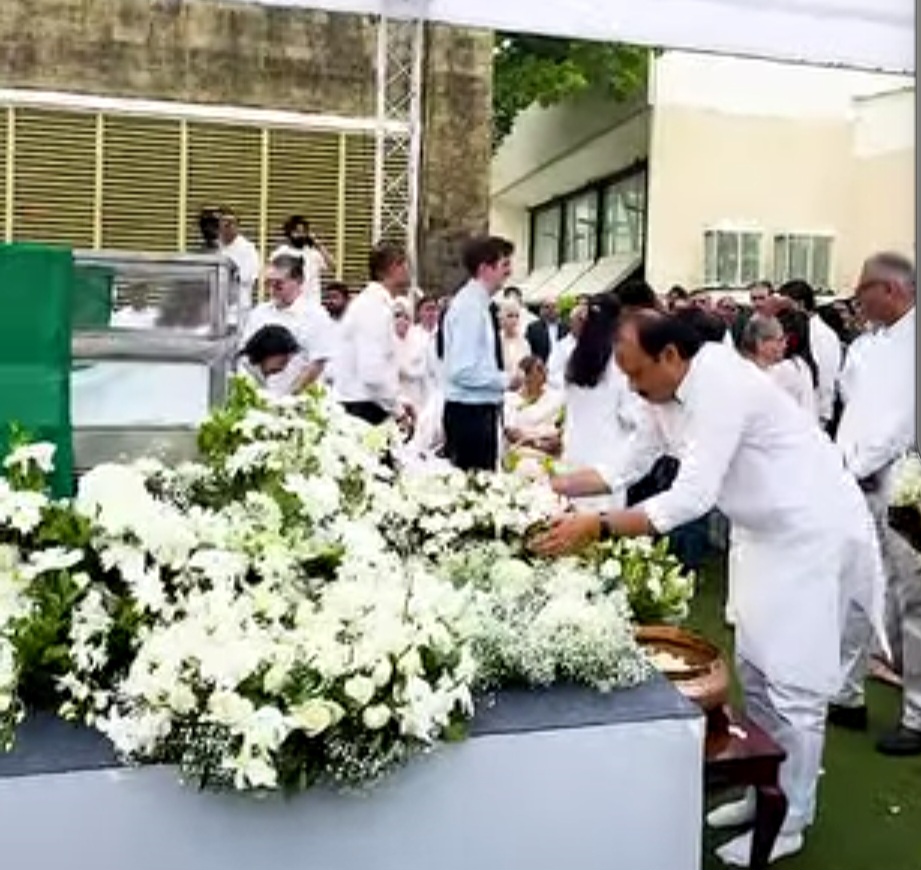 भारतीय उद्योजक जगताचा विश्वासार्ह, आश्वासक चेहरा हरपला - उपमुख्यमंत्री अजित पवार यांची रतन टाटा यांना श्रद्धांजली
