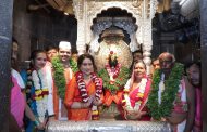 आषाढी एकादशीच्या विठ्ठल महापूजा सौ व श्री मुख्यमंत्र्यांच्या हस्ते संपन्न